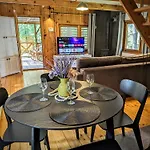 Szumiaca Sosna - Jacuzzi, Ognisko, Sauna, Bbq Nyaraló